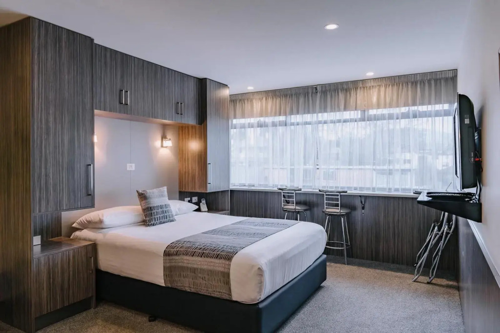 429 Apartments & Suites