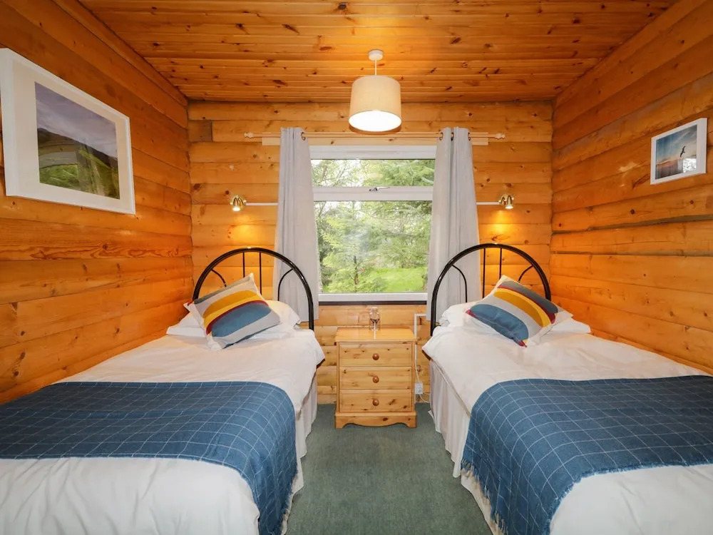 Eagle Lodge