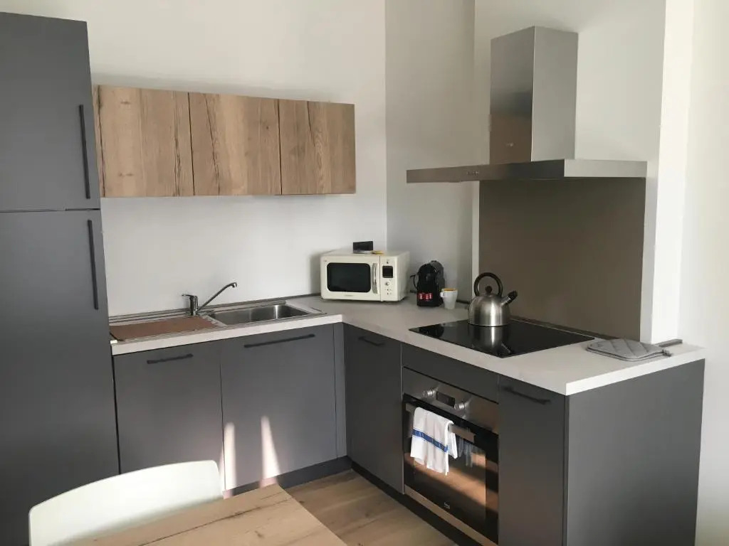 Flats4rent Mameli 140