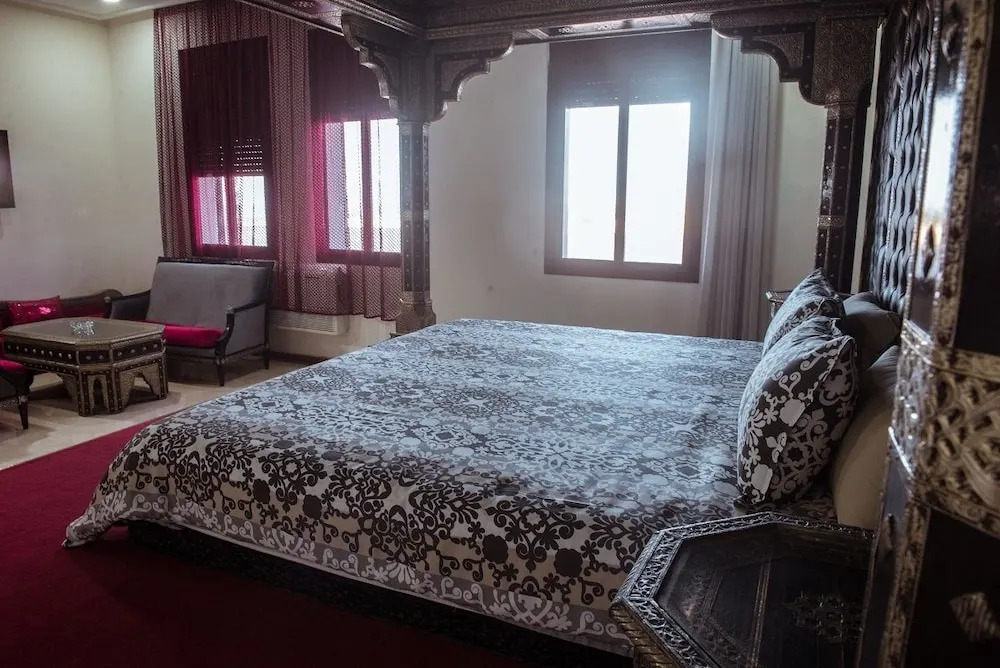 Park Regency Suite Hotel