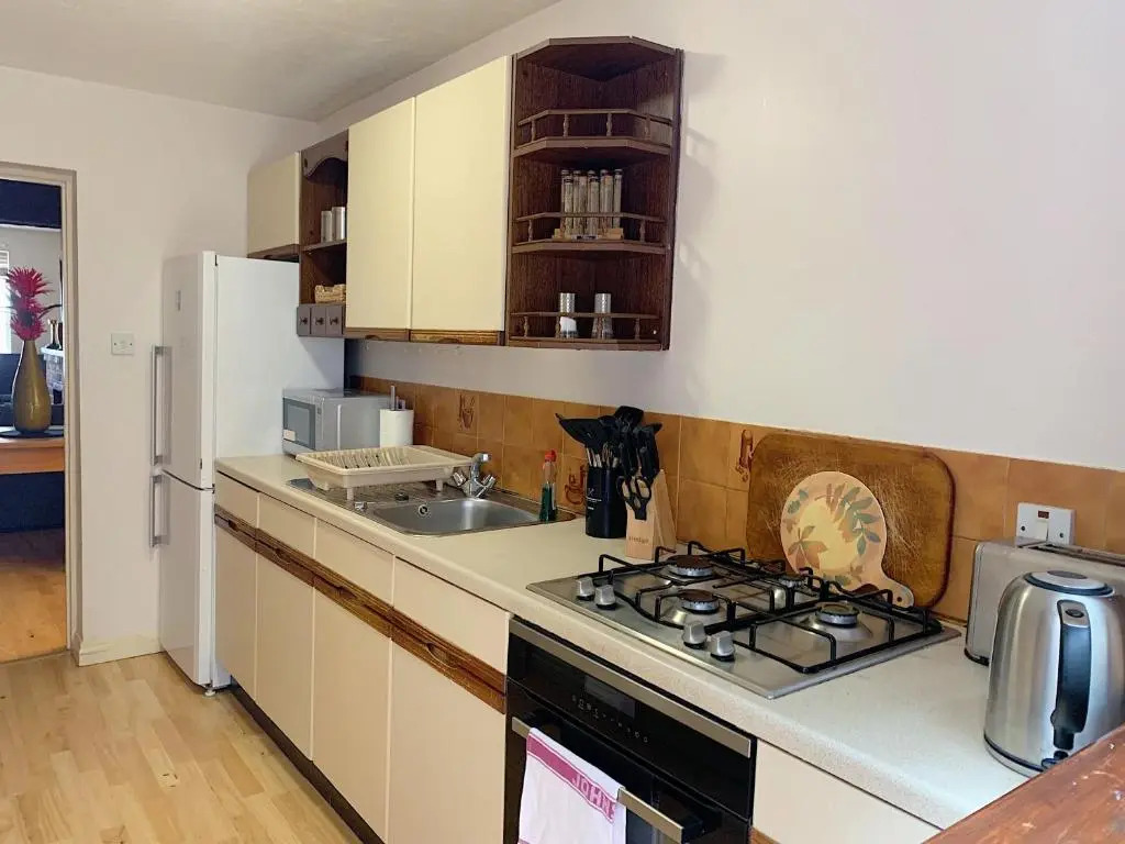 Cosy Central Windsor House Sleeps 4