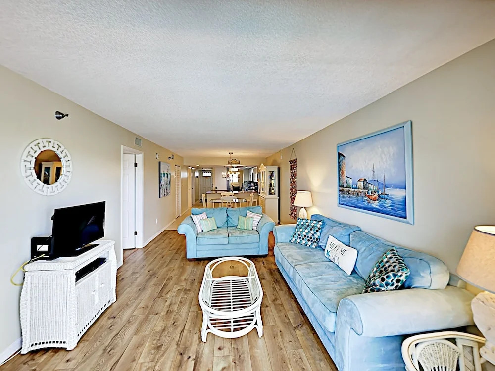 Fresh Beachy Vibe Condo Unit 204 2 Bedrooms 2 Bathrooms Condo