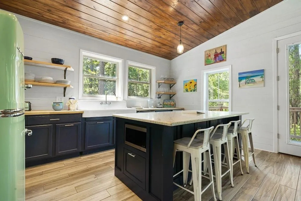 Red Cottage 3 Bedroom Home by Redawning