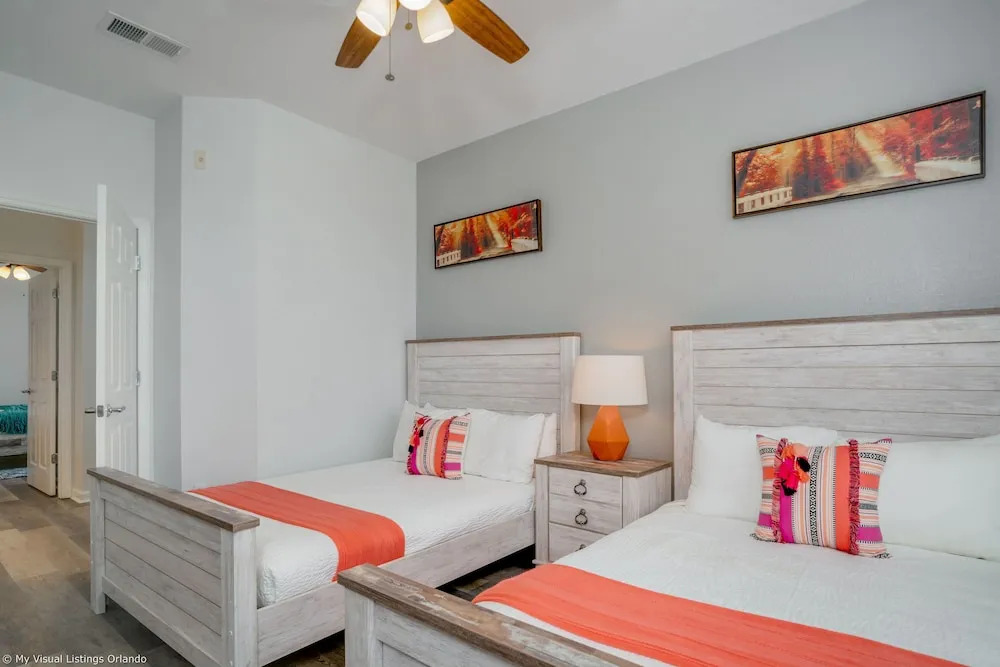 Stylish and Contemporary Vista Cay Hideaway - Lake View 3bd/2ba #3vc4126