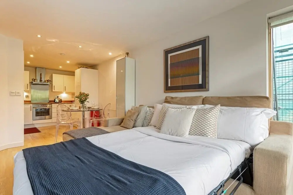 Bright 1 Bedroom Apartment Near London Bridge With Balcony