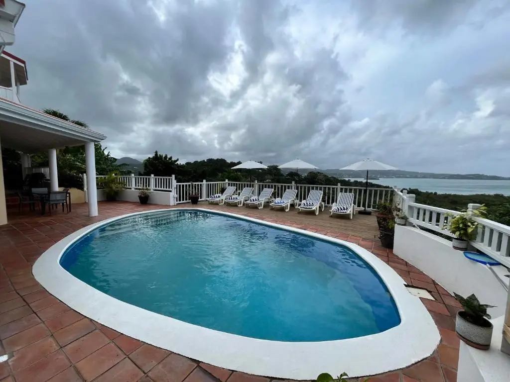 Labrolette Bay-Villa-Sleeps 8-Pool-Parking