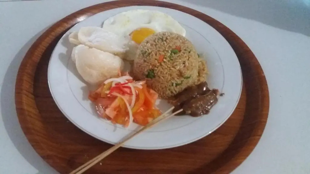COCONUT BEACH BUNGALOWs & WARUNG 2