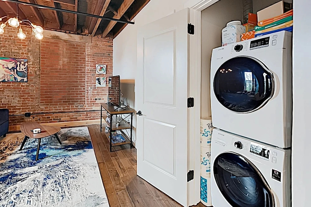 New Listing! Contemporary At The 1865 1 Bedroom Condo