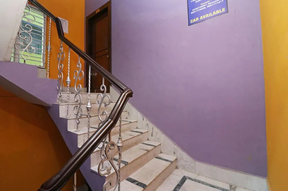Oyo 23364 Kolkata Hcn Guest House