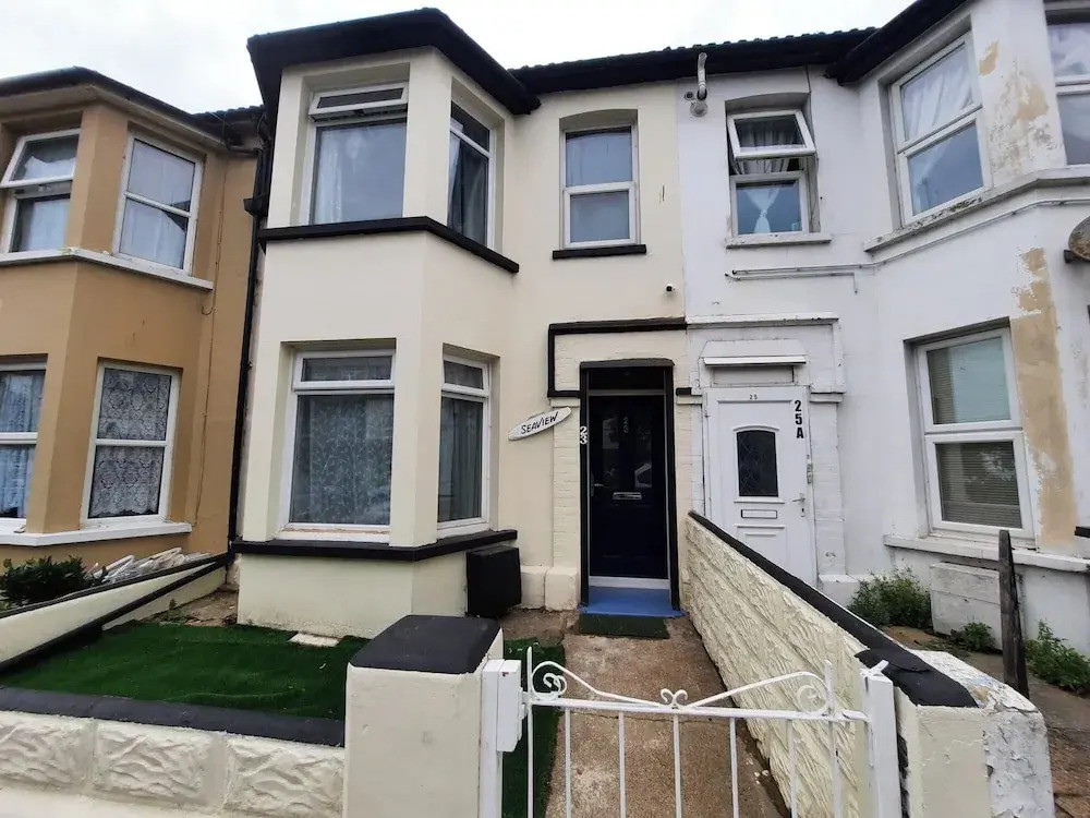 Seafront 2-bed Apt, Sleeps 4 in Clacton-on-sea
