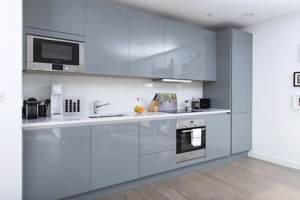 Stunning 1BR with Balcony in Zone 1!