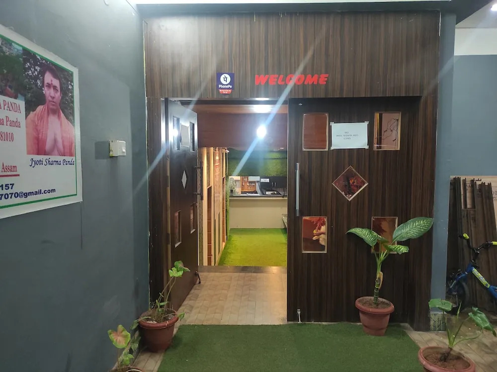 Hotel Om Regency