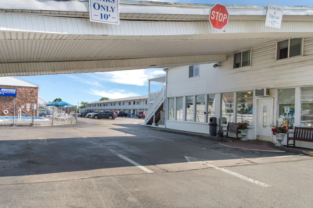 Americas Best Value Inn Hyannis
