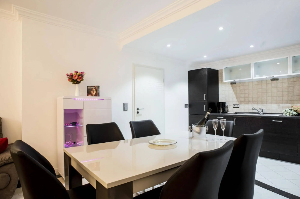 The Queen Luxury Apartments - Villa Cortina