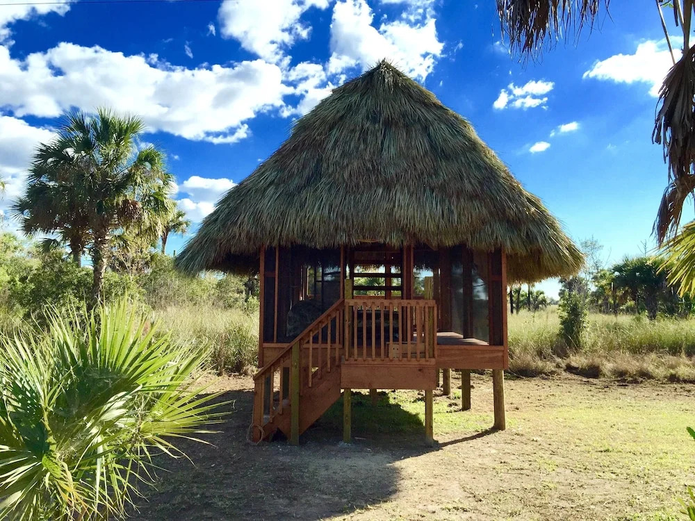 Everglades Chickee Cottages - Ochopee