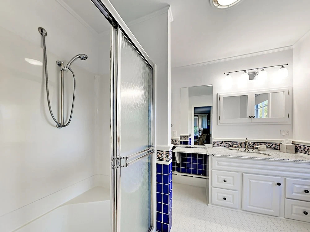 39 Spruce Street Home 5 Bedrooms 3 Bathrooms Home