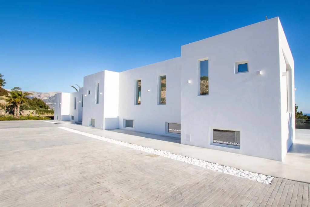 ISTIA LUXURY VILLAS