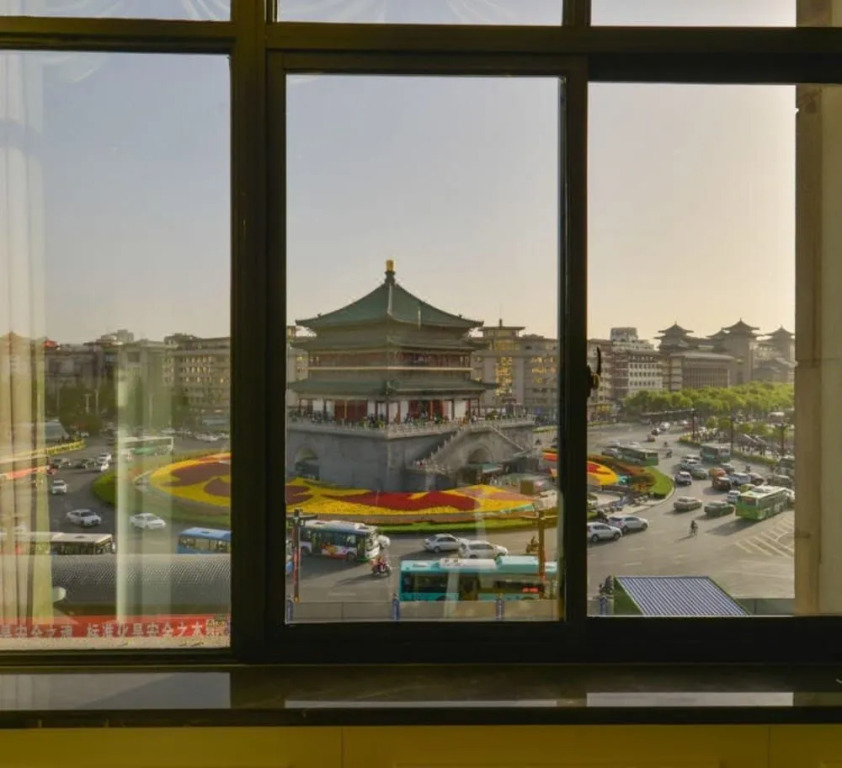 Center Hotel Xian Bell Tower