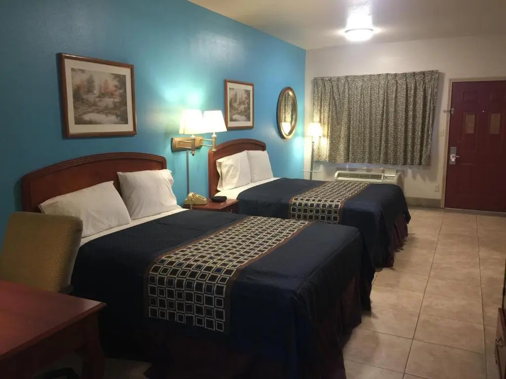 Texas Inn and Suites City Center at University Dr