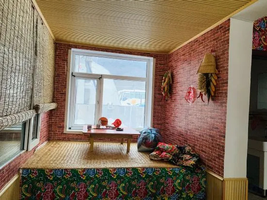 Xuegu Liuer Guest House