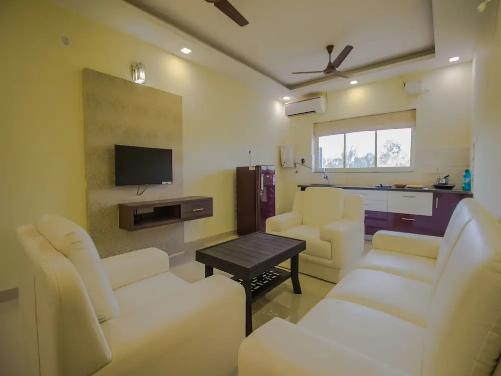 OYO13677 Home Vibrant 2BHK with Pool Anjuna