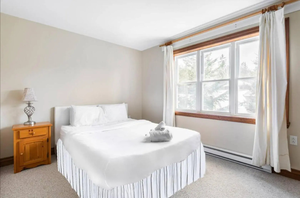 InstantSuites - Cheerful 3 Bedroom Cottage On Golf Course