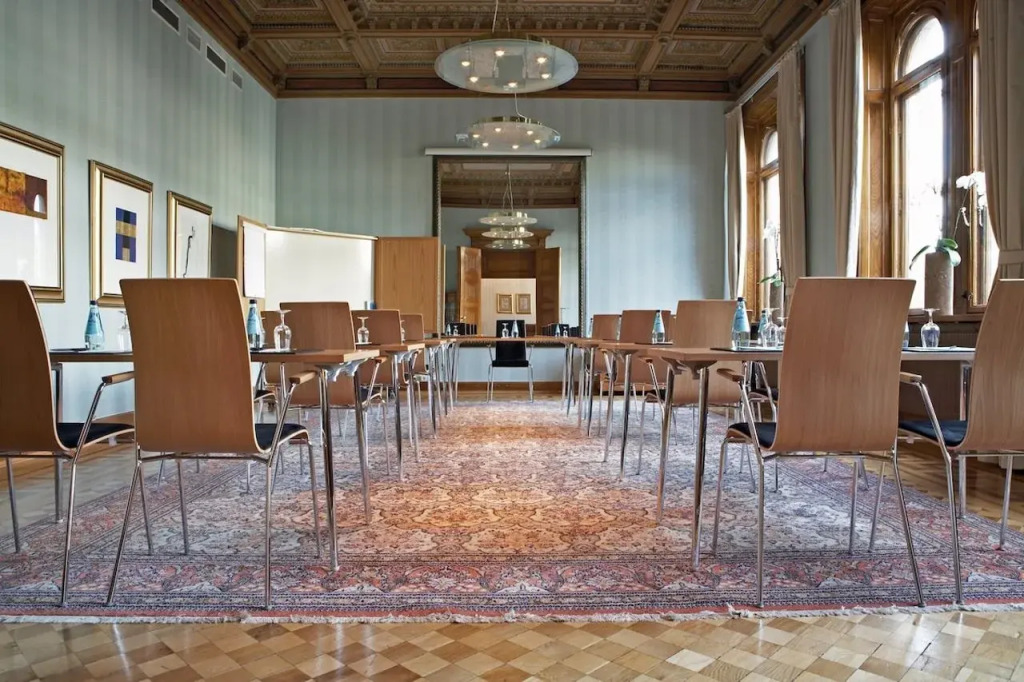 Elite Plaza Hotel
