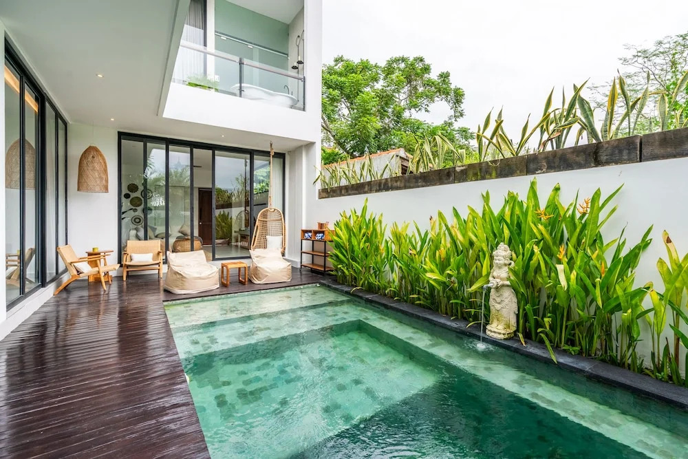 Villa Ozkar - Elegant 3-Bedroom Villa with Pool & Sunset Terrace