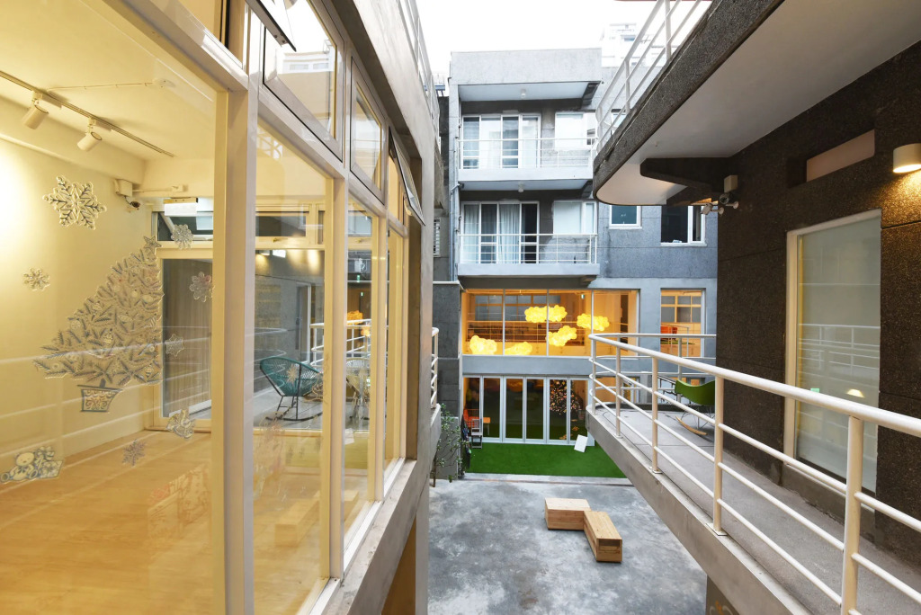 OwlStay Flip Flop Hostel - Garden