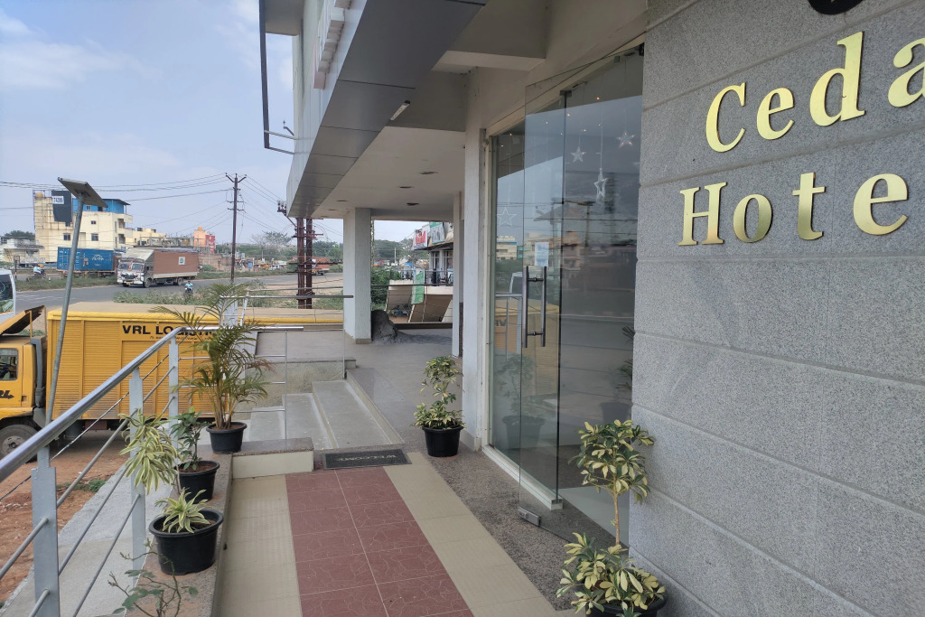 Cedar Hotels