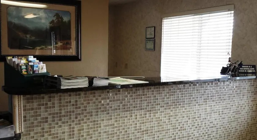 Travelodge by Wyndham Rapid City - Black Hills