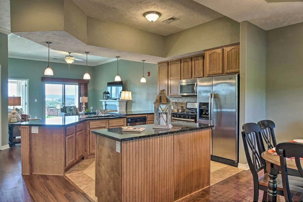 Branson Condo w/ Table Rock Lake Views, Near Strip