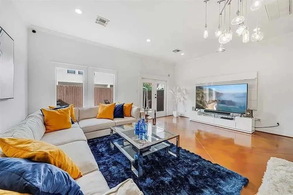 3BR Home With Power, Wifi & Hot Tub