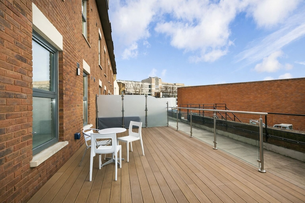 Roomspace Serviced Apartments - The Quadrant