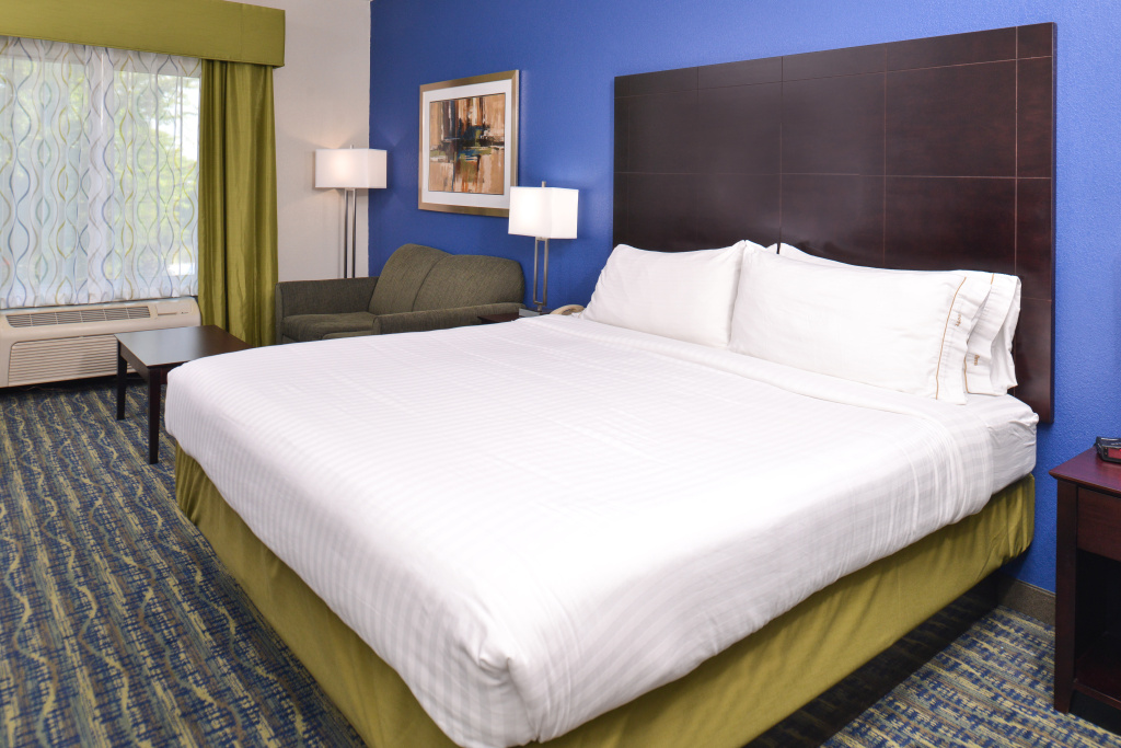 Holiday Inn Express Hotel & Suites San Antonio by IHG