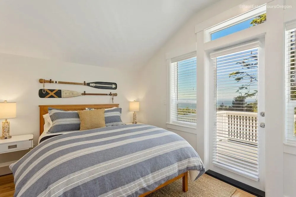 Driftwood Cottage - Olivia Beach