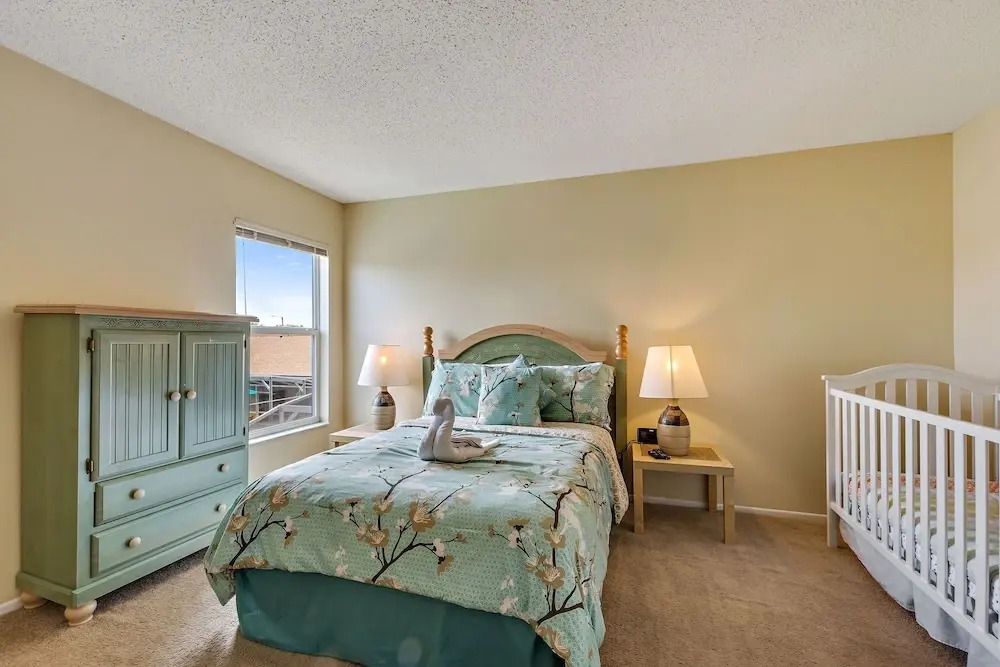 2 Suites, 1 King, 5 beds- Pool, Games Room #810 villa