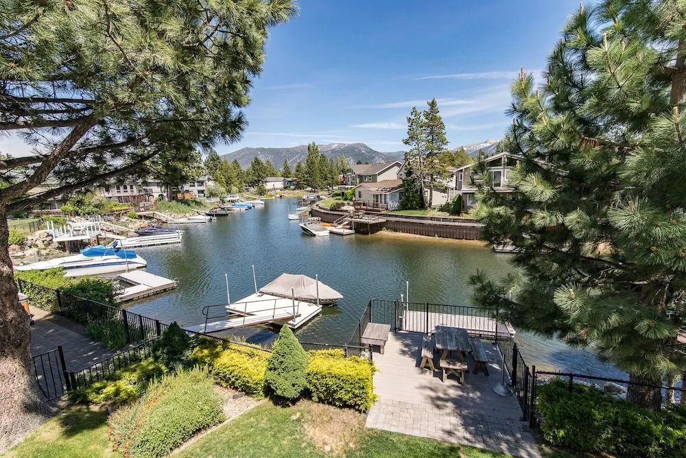 3BR 3BA Ideal Waterfront House South Lake Tahoe by RedAwning