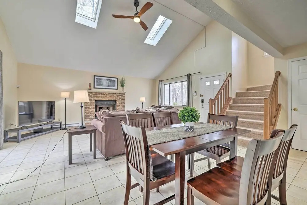 < 2 Mi to Dresser Lake: Home w/ Pool Access!