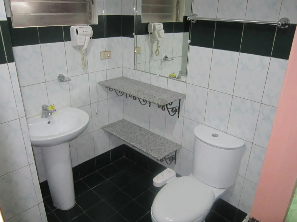 Plaza Maria Luisa Suites Inn