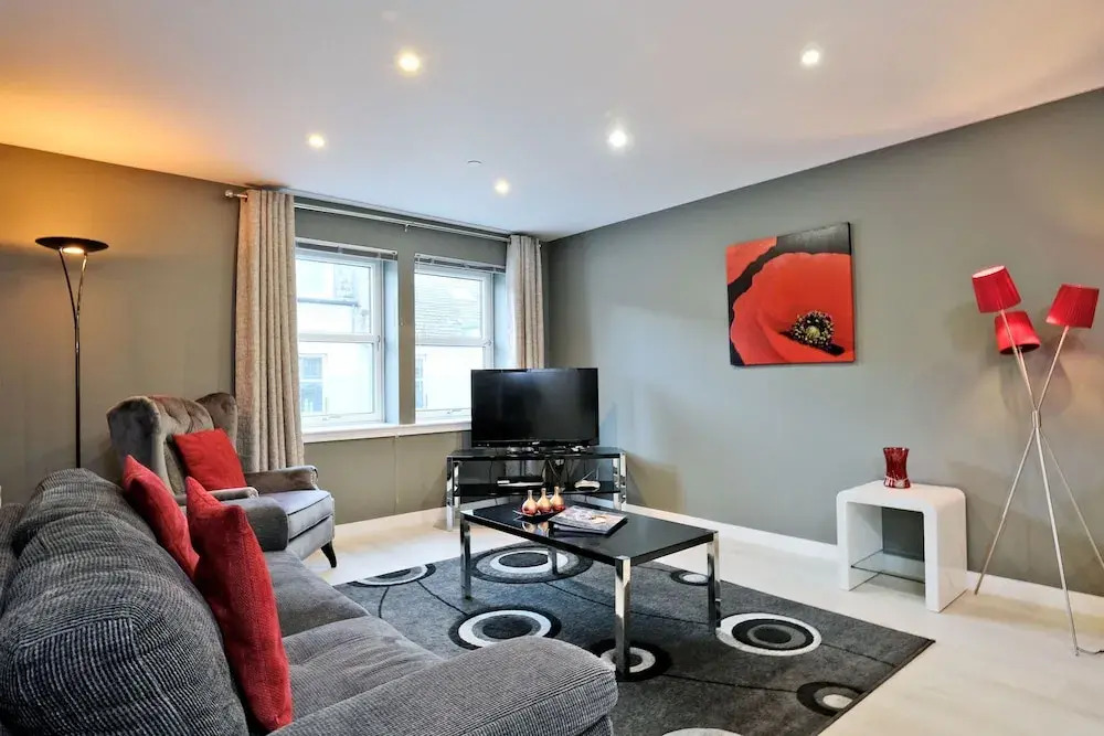Stylish Home Near Aberdeen Station