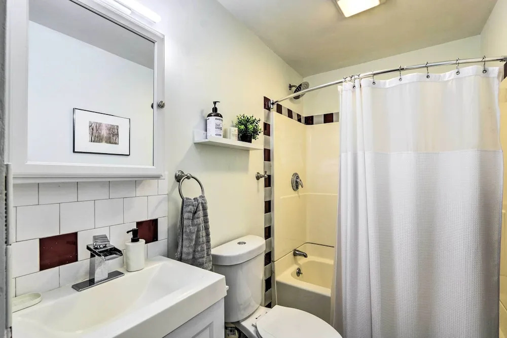 Hartford Vacation Rental - Close to Downtown!