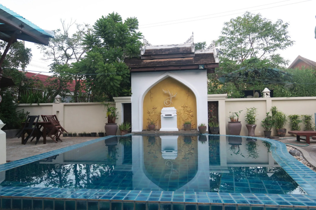 Akira Luang Prabang