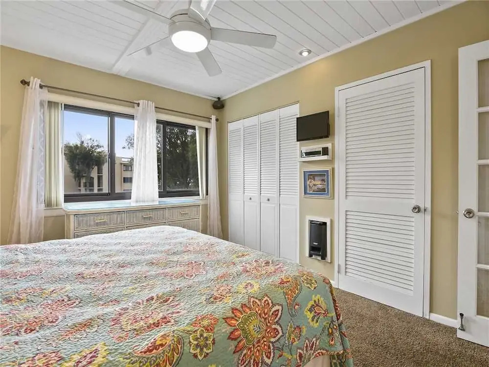 Island Club 151 - One Bedroom Condo