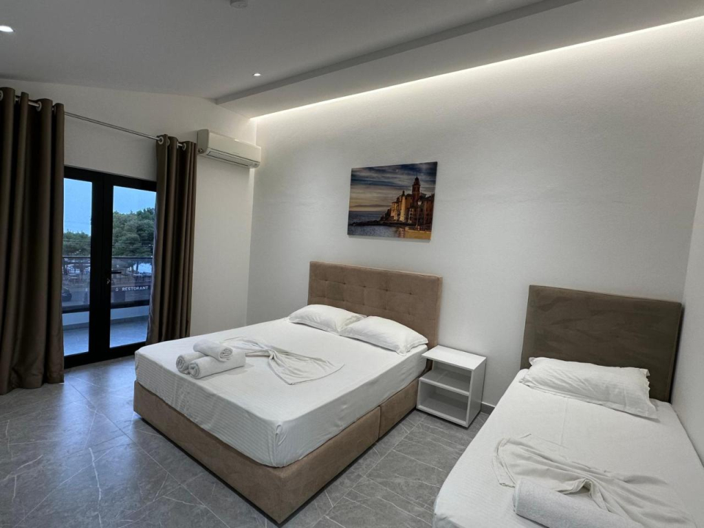 Molla Hotel Restorant