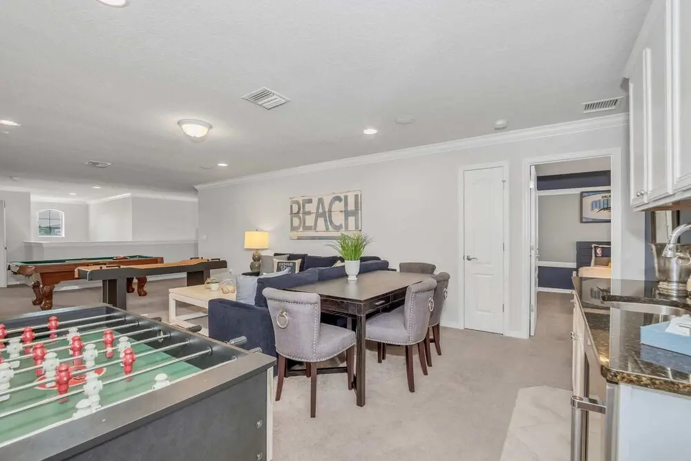 Sleek Home With Big Pool Area and Game Room, CDC Cleaning Standards #8ws105