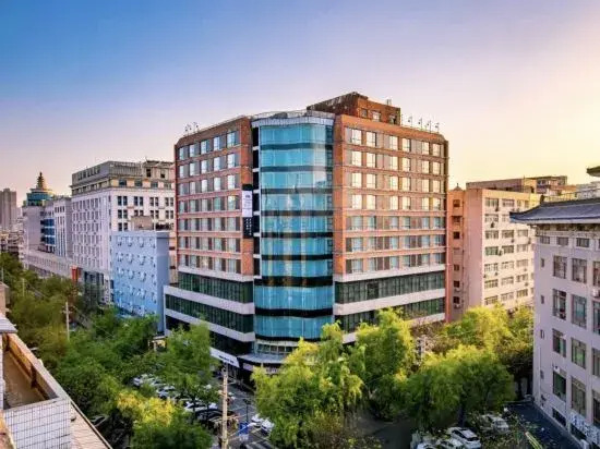 Gaozhou Yayuan Theme Hotel（Xiantai Avenue Store）