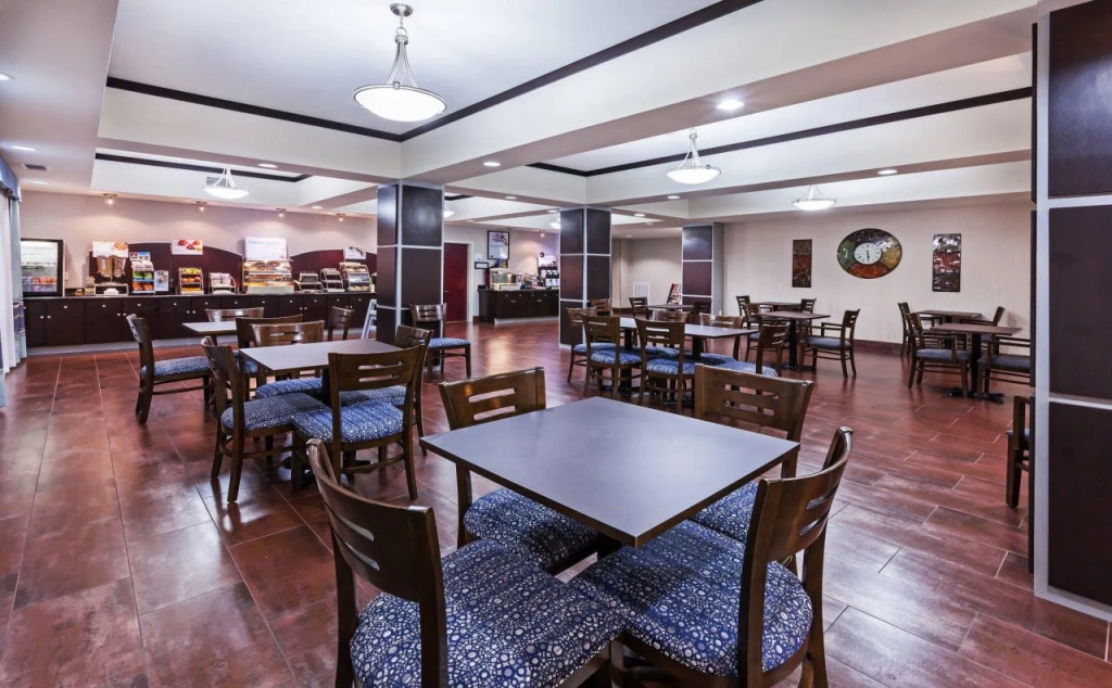 Holiday Inn Express & Suites Cleveland by IHG