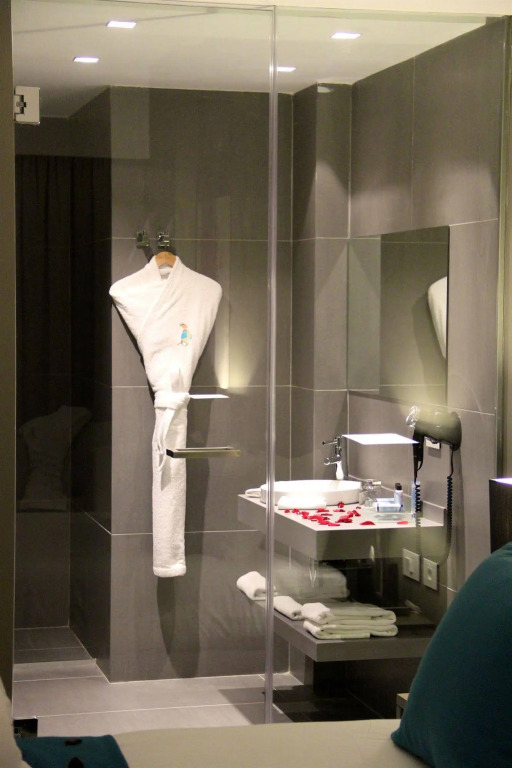 Warwick Pangea Beach Resort & Spa