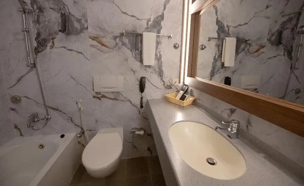 Ramee Guestline Hotel Qurum